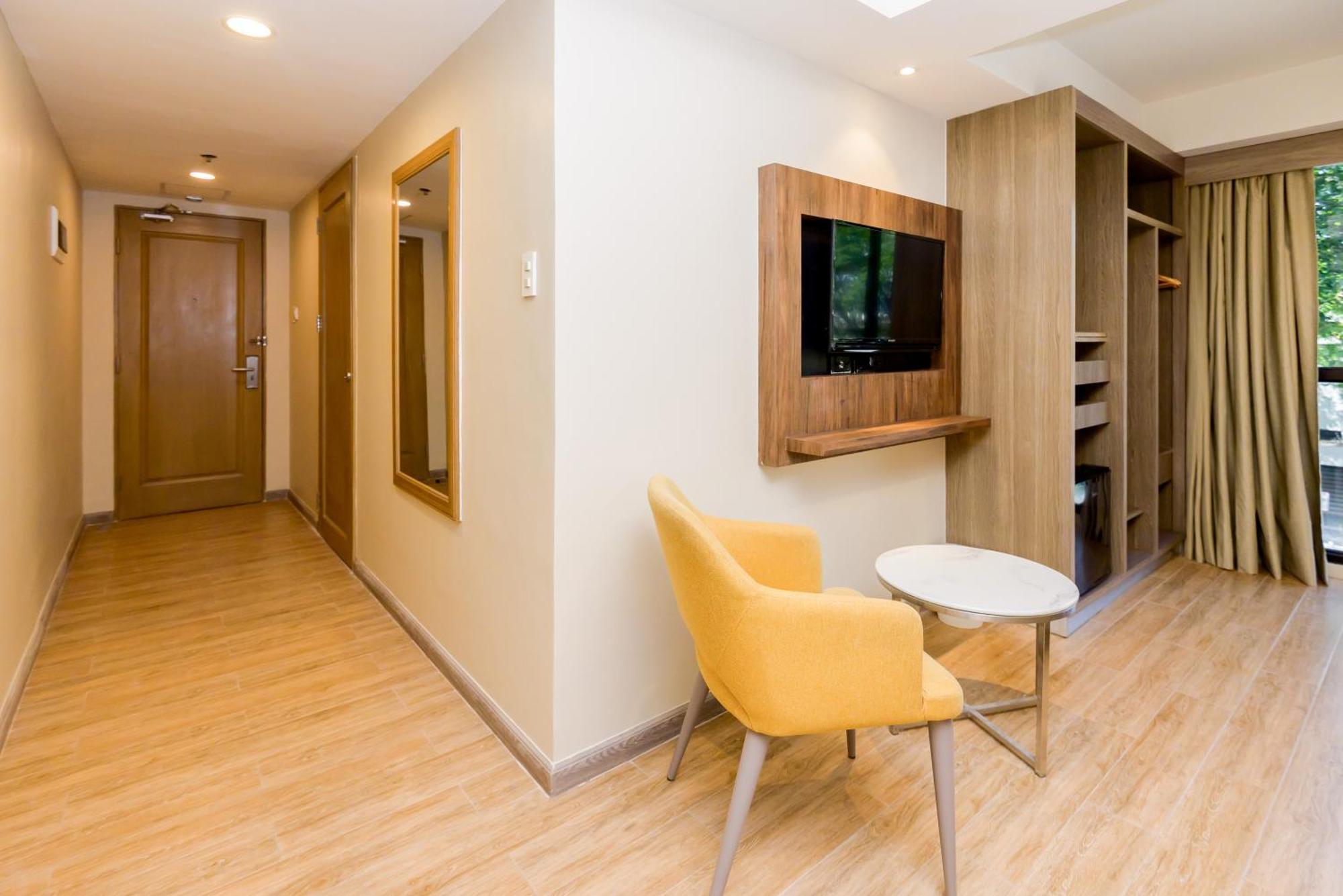 Surestay Plus By Best Western Cebu City Exterior photo