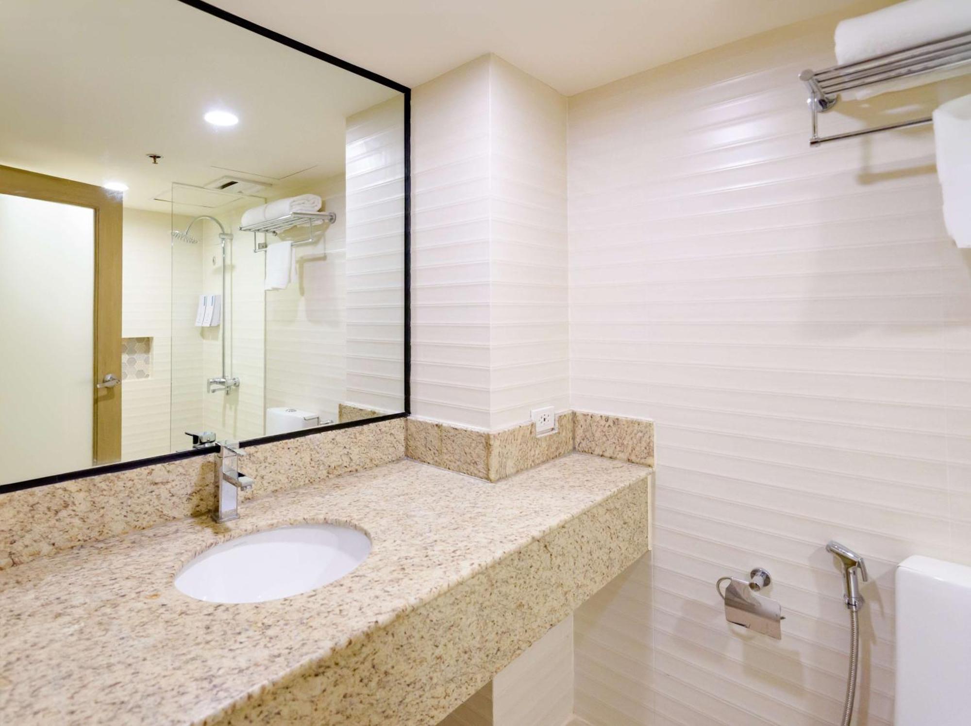 Surestay Plus By Best Western Cebu City Exterior photo